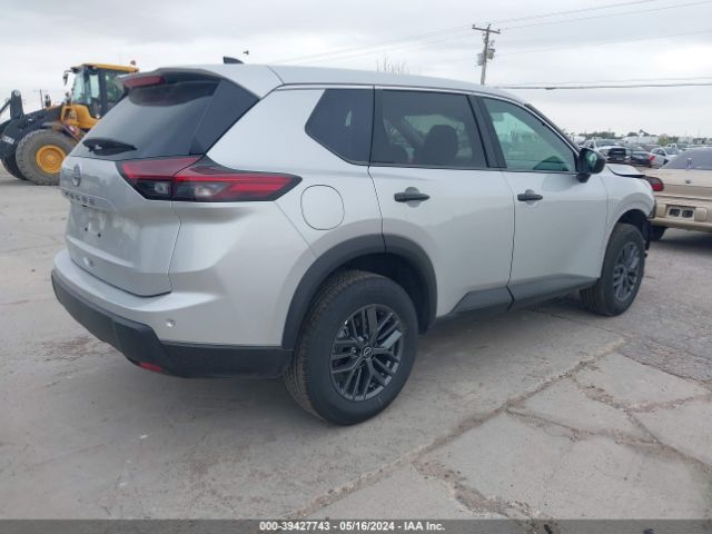 5N1BT3AAXRC678884 Nissan Rogue S Fwd