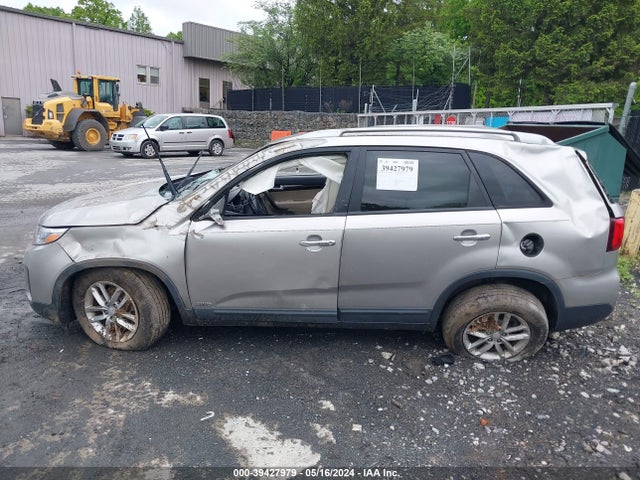 KIA SORENTO LX 2015 5XYKTCA62FG549741 Image 14