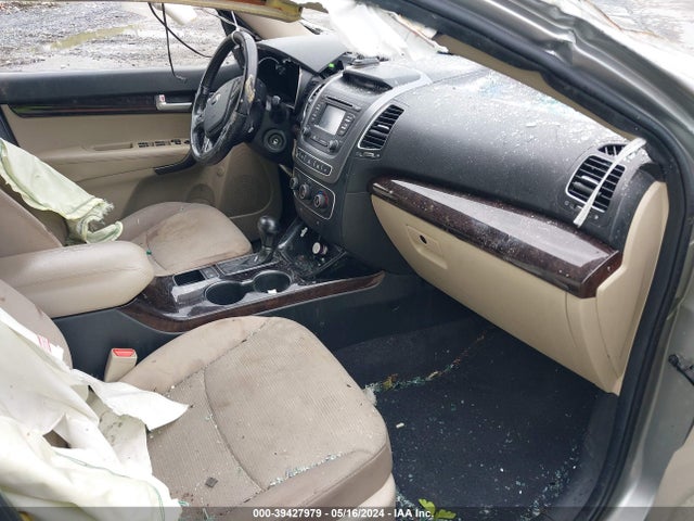 KIA SORENTO LX 2015 5XYKTCA62FG549741 Image 5