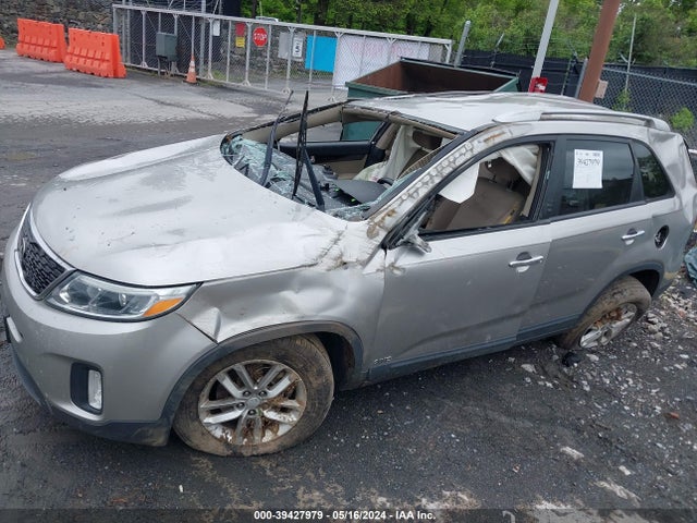KIA SORENTO LX 2015 5XYKTCA62FG549741 Image 6