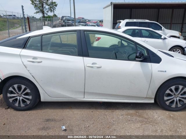 JTDL9MFU9M3027805 Toyota Prius Le Awd-e