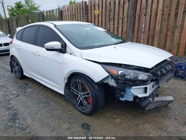 Ford FOCUS ST 2017 1FADP3L93HL318350 Image 1