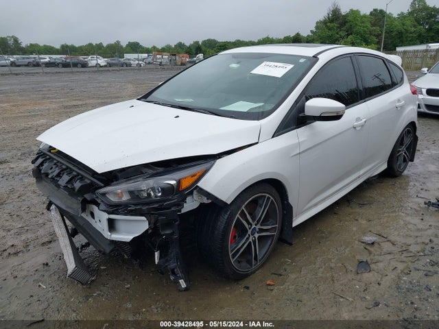 Ford FOCUS ST 2017 1FADP3L93HL318350 Image 2