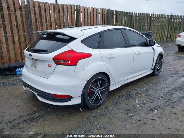 Ford FOCUS ST 2017 1FADP3L93HL318350 Image 4