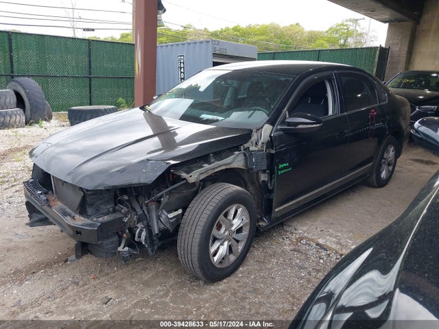 1VWAT7A37GC053930 Volkswagen Passat 1.8t S
