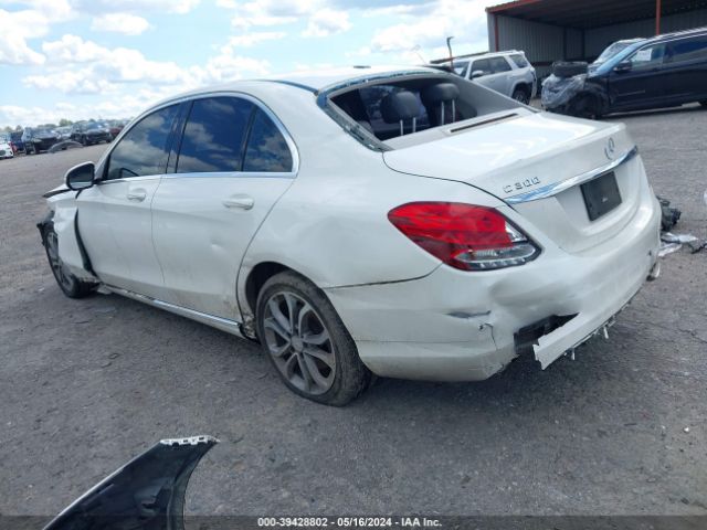 55SWF4JB0FU094163 Mercedes-Benz C 300 Luxury/sport