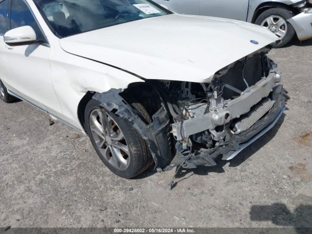 55SWF4JB0FU094163 Mercedes-Benz C 300 Luxury/sport