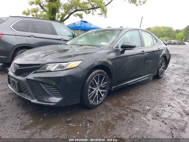 Toyota CAMRY SE 2018 4T1B11HK5JU034457 Image 2