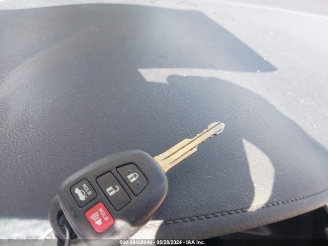 Toyota COROLLA LE 2019 5YFBURHE9KP927363 Image 11