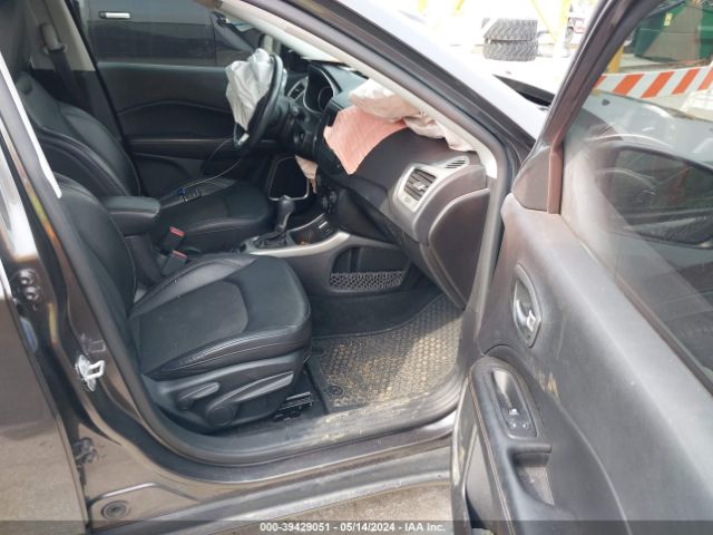 3C4NJCBB6KT809415 Jeep Compass Latitude Fwd