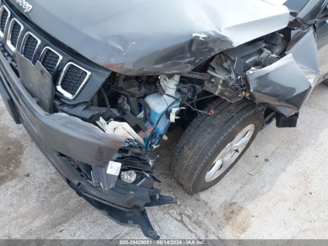 3C4NJCBB6KT809415 Jeep Compass Latitude Fwd