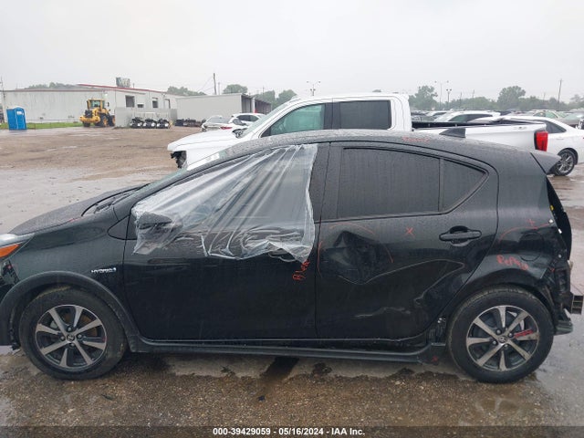 Toyota Prius C Three 2018 JTDKDTB33J1604448 Image 14