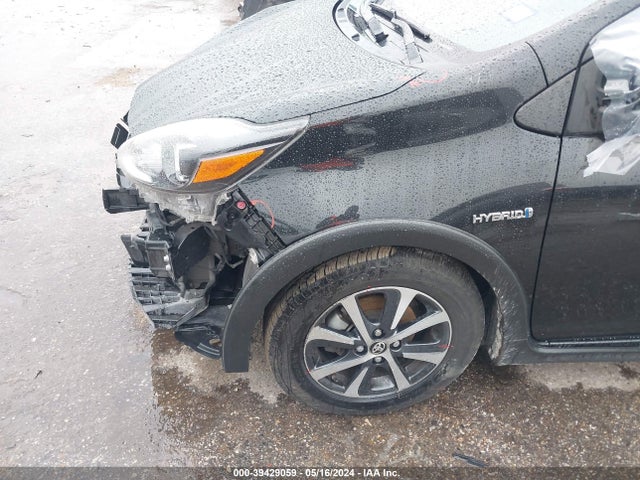 Toyota Prius C Three 2018 JTDKDTB33J1604448 Image 17