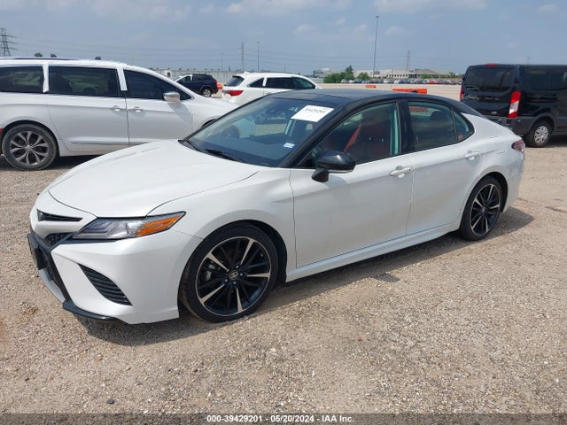 Toyota CAMRY XSE 2019 4T1B61HK4KU199614 Image 2