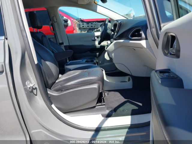 2C4RC1BG9NR132606 Chrysler Pacifica Touring L