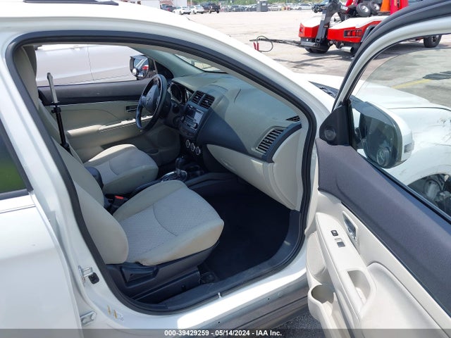 JA4AP3AU5HZ004842 Mitsubishi Outlander Sport 2.0 Es
