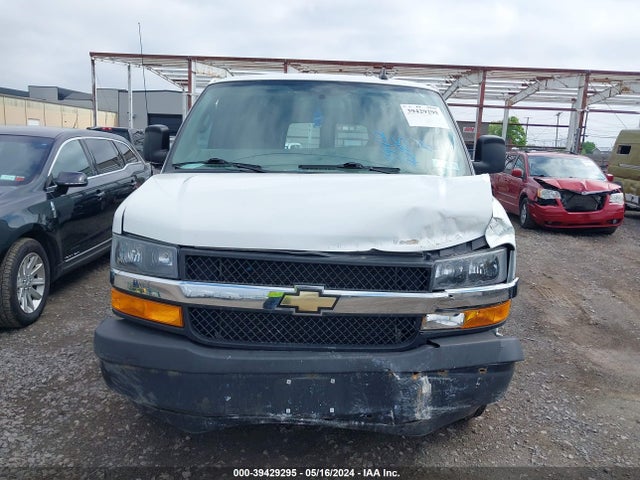 Chevrolet Express 2500 Work Van 2018 1GCWGBFPXJ1333064 Image 12
