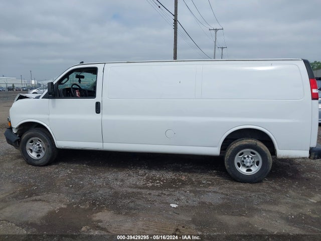 Chevrolet Express 2500 Work Van 2018 1GCWGBFPXJ1333064 Image 14