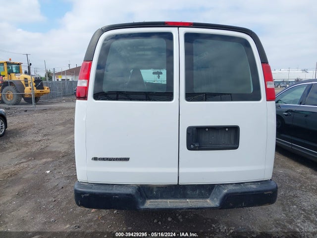 Chevrolet Express 2500 Work Van 2018 1GCWGBFPXJ1333064 Image 16