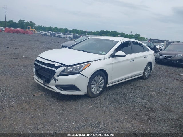 Hyundai Sonata Hybrid Se 2016 KMHE24L17GA019933 Image 2