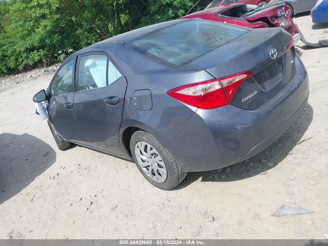 Toyota COROLLA LE 2018 2T1BURHE4JC124488 Image 3