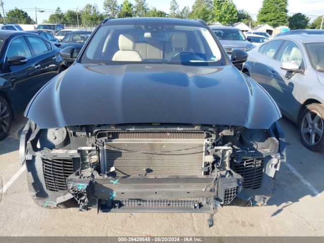 SADCJ2BV7HA073584 Jaguar F-pace 35t Premium