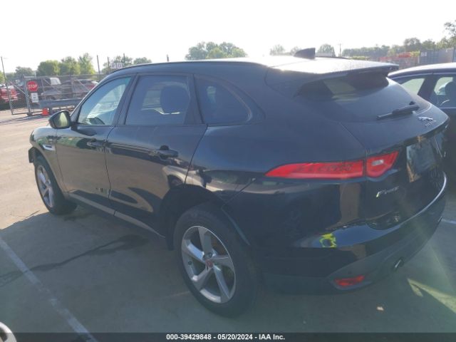 SADCJ2BV7HA073584 Jaguar F-pace 35t Premium
