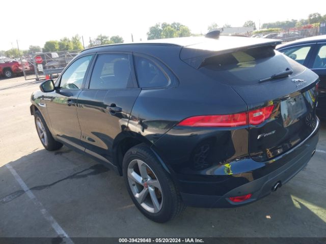 SADCJ2BV7HA073584 Jaguar F-pace 35t Premium
