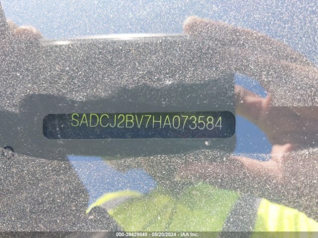 SADCJ2BV7HA073584 Jaguar F-pace 35t Premium