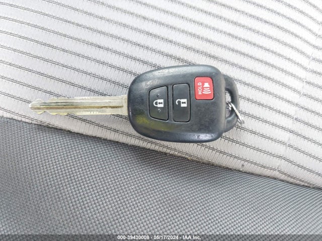 Toyota RAV4 LE 2015 2T3BFREV7FW275059 Image 11