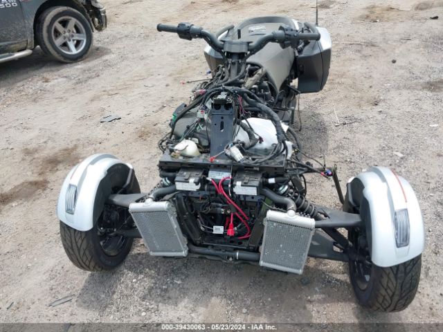 2022 CAN-AM SPYDER ROADSTER 2BXNBDD22NV000735 Photo 4