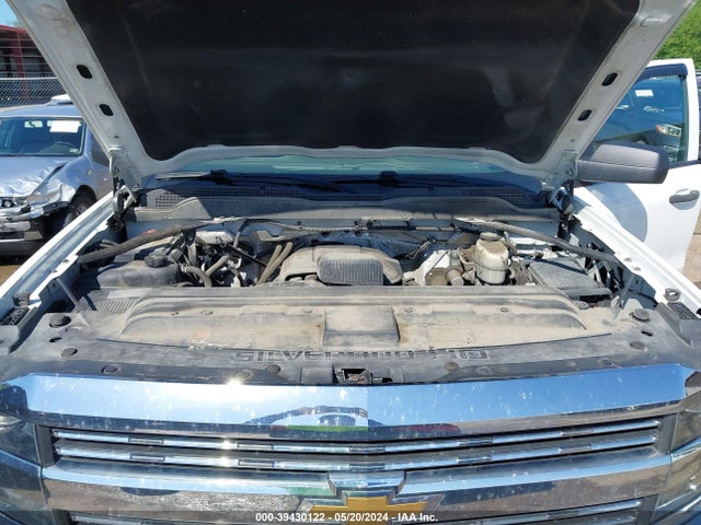 1GC1KUEGXJF183885 Chevrolet Silverado 2500hd Wt