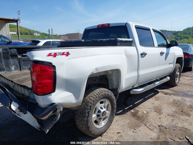 1GC1KUEGXJF183885 Chevrolet Silverado 2500hd Wt