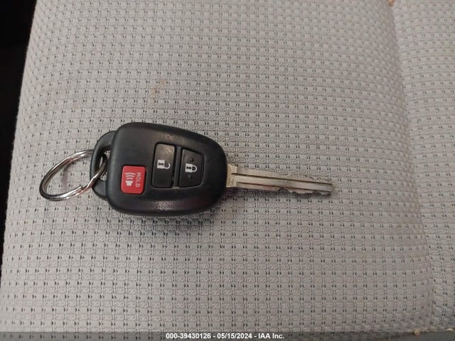 Toyota Rav4 Xle 2017 JTMRFREV5HJ120932 Image 11