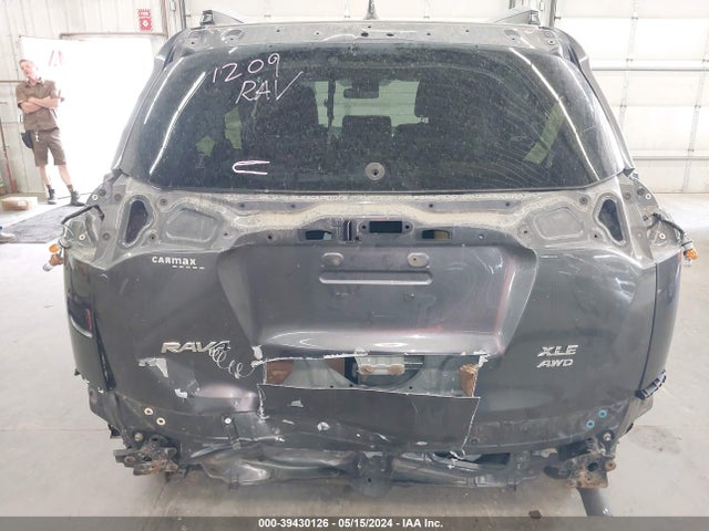 Toyota Rav4 Xle 2017 JTMRFREV5HJ120932 Image 17