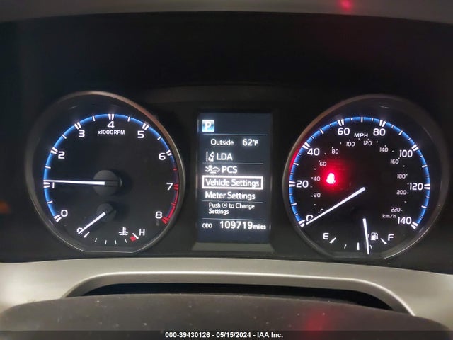 Toyota Rav4 Xle 2017 JTMRFREV5HJ120932 Image 7