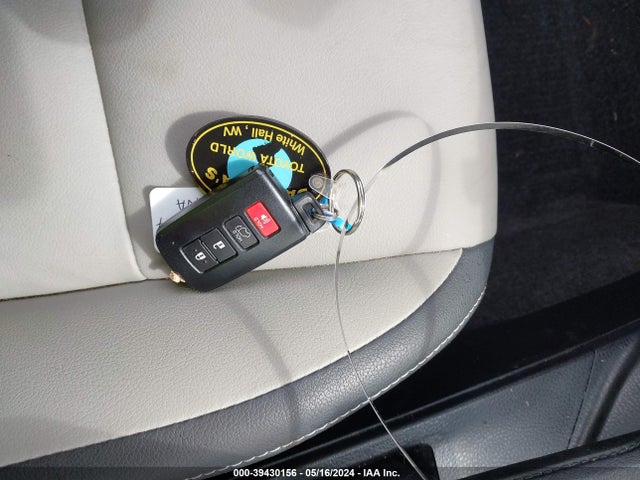 Toyota Rav4 Limited 2017 JTMDFREV8HD215980 Image 11