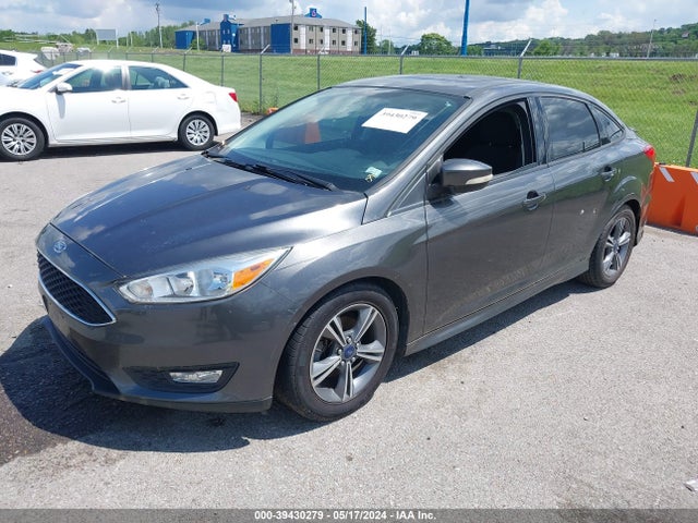 Ford FOCUS SE 2015 1FADP3F27FL286983 Image 2