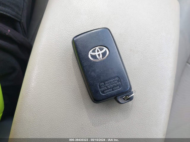 39430323 :رقم المزاد ، JTDKN3DU5B0273558 vin ، 2011 Toyota Prius Three مزاد بيع