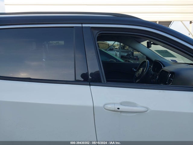 3C4NJCCB1LT211135 Jeep Compass Limited Fwd
