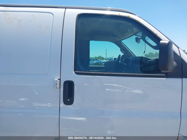 Chevrolet Express 2500 Work Van 2018 1GCWGAFGXJ1284278 Image 14