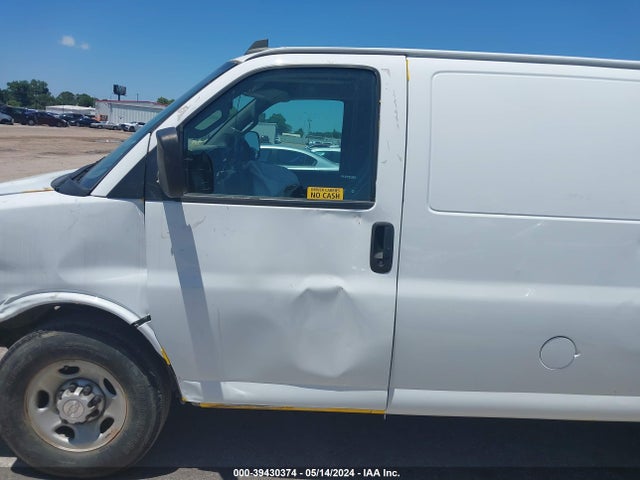 Chevrolet Express 2500 Work Van 2018 1GCWGAFGXJ1284278 Image 15