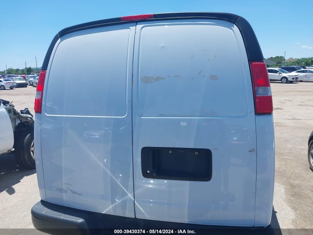 Chevrolet Express 2500 Work Van 2018 1GCWGAFGXJ1284278 Image 17