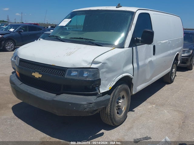 Chevrolet Express 2500 Work Van 2018 1GCWGAFGXJ1284278 Image 2