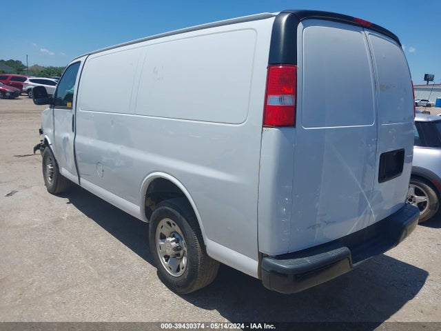 Chevrolet Express 2500 Work Van 2018 1GCWGAFGXJ1284278 Image 3