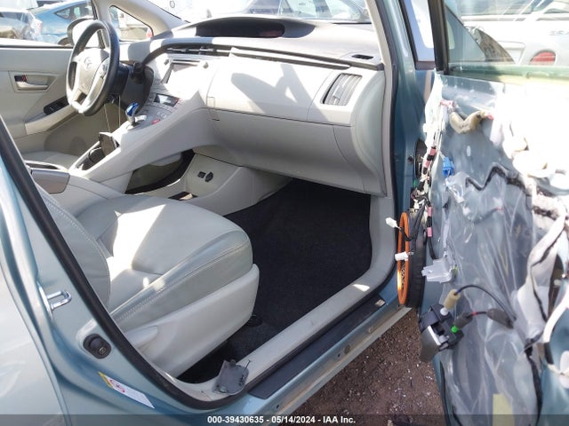 Toyota Prius Four 2014 JTDKN3DUXE1847151 Image 5