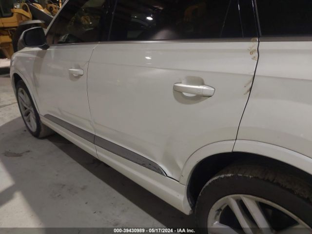 WA1VAAF70HD014461 Audi Q7 3.0t Premium