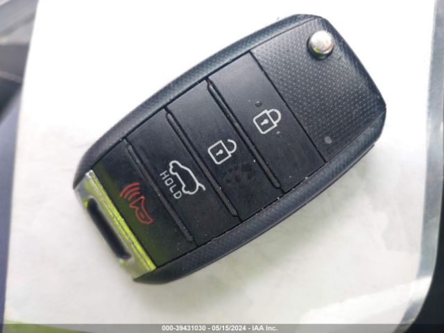 KNDPMCAC6H7088214 KIA Sportage Lx