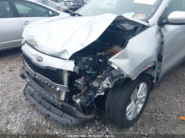 KNDPMCAC6H7088214 KIA Sportage Lx
