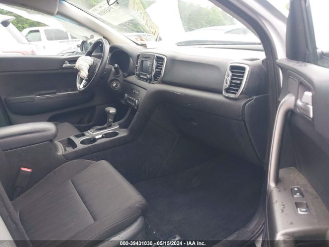 KNDPMCAC6H7088214 KIA Sportage Lx